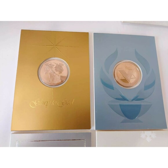 Holiday Cards By The Franklin Mint 1987 Bronze Medallions in Book - Picture 3 of 8
